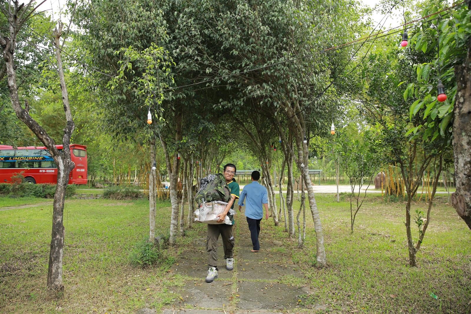 Bạn chọn rác, chọn hoa hay chọn đất mẹ? - hình 16